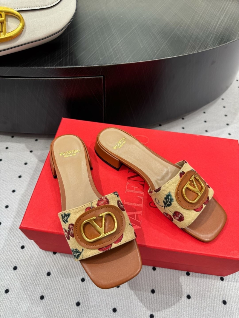 Va1e*ntin0 slippers
